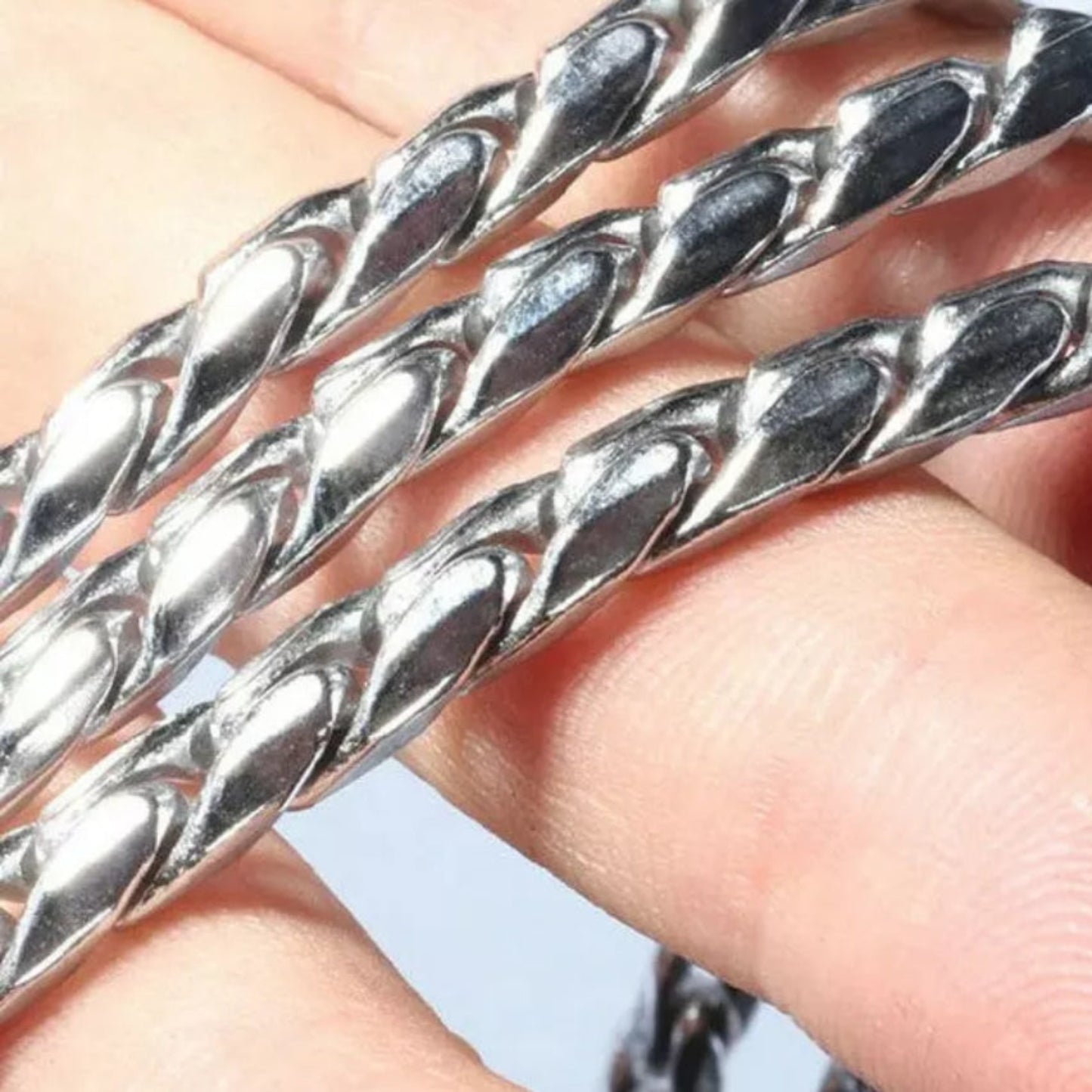 Chrome links on snake chain for dogs